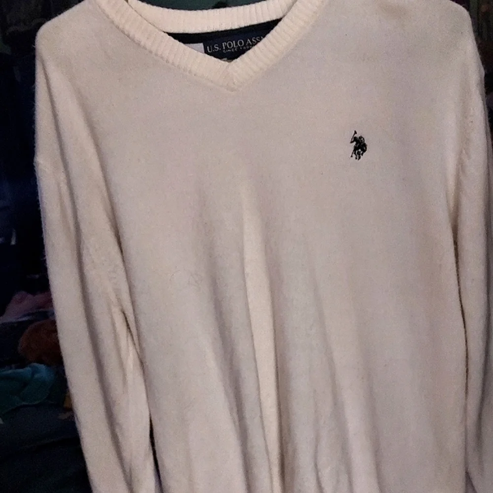 White Sweater - Picture 1 of 3